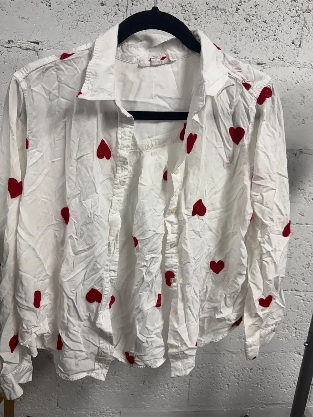 White Button-Up Shirt with Red Embroidered Knit Hearts JANE & DELANCEY Medium